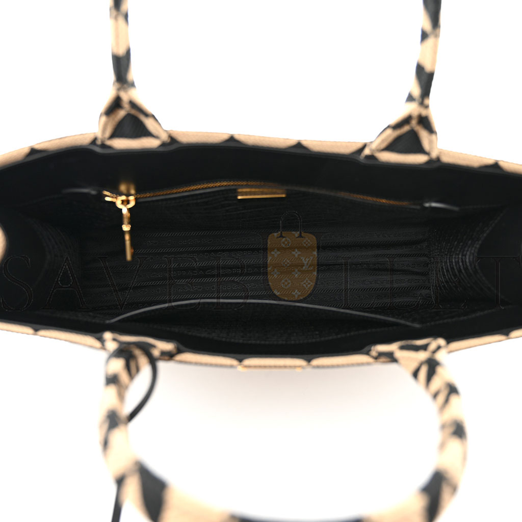 PRADA JACQUARD SAFFIANO TRIANGOLO SYMBOLE EMBROIDERED LARGE TOTE BLACK CORDA (39*31*10cm)